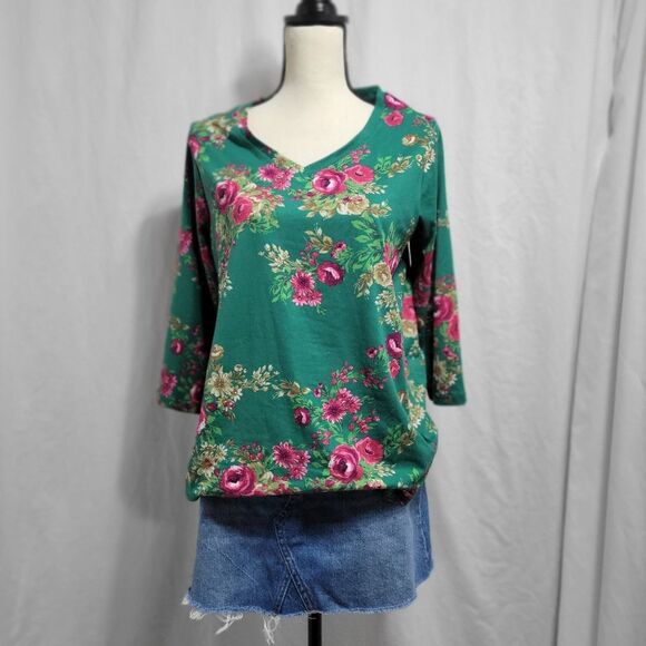 Pioneer Woman floral polyester stretch 3/4 sleeve tops, size M. (2 tops) - Picture 7 of 10